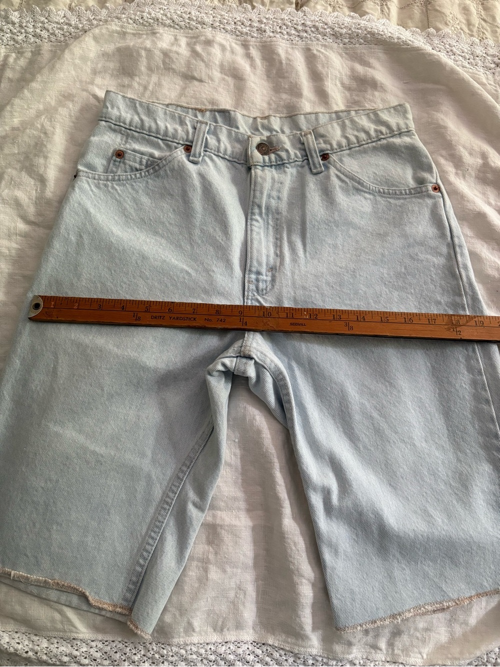 Vintage Levi’s 550 Light Blue Washed Denim Cutoff Shorts Bermuda 30 Made In USA - Picture 6 of 10